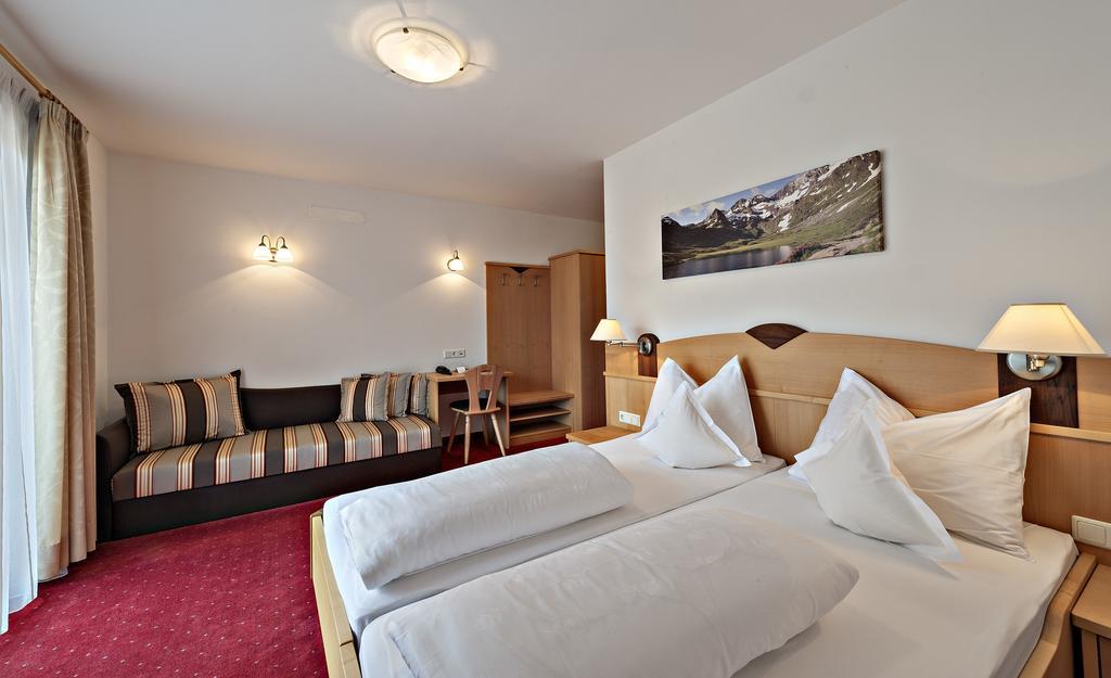 Hotel Pfandleralm San Martino In Passiria  Ruang foto