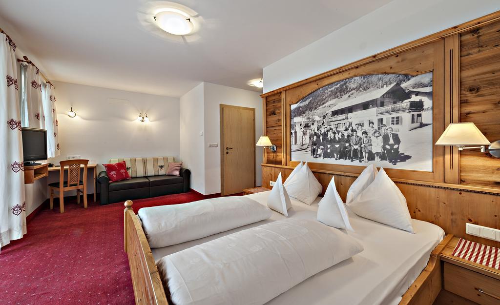Hotel Pfandleralm San Martino In Passiria  Ruang foto